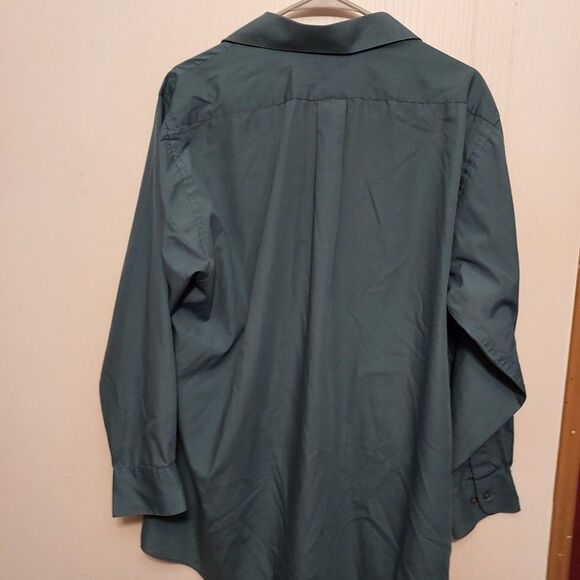 Van Heusen easy care shirt 16 1/2 32/33 Excellent Cond - Picture 2 of 2